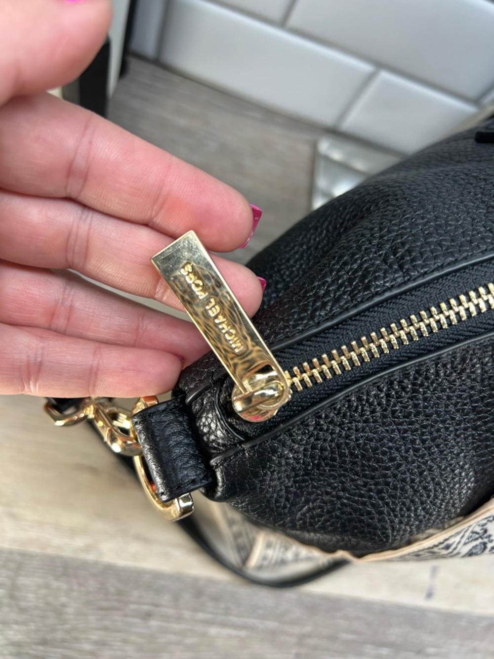 4550 Michael Kors Black Pebbled Leather Satchel - Picture 7 of 13